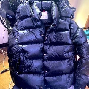 MONCLER TARNOS PUFFER DOWN JACKET (DETACHABLE SLEEVES)